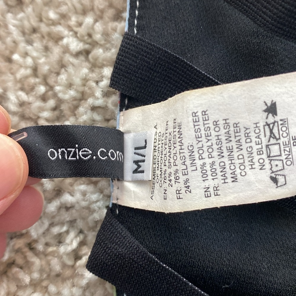 Onzie Flow Yoga High Neck Graphic Bra. BNWT - Picture 10 of 12